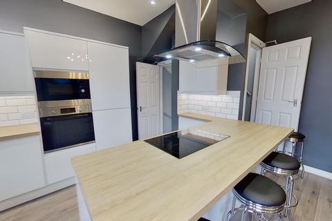 4 bedroom terraced house to rent, Royal Park Avenue, Hyde Park, Leeds, West Yorkshire