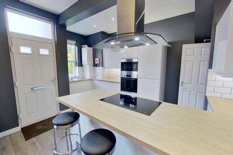 4 bedroom terraced house to rent, Royal Park Avenue, Hyde Park, Leeds, West Yorkshire