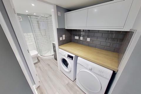 4 bedroom terraced house to rent, Royal Park Avenue, Hyde Park, Leeds, West Yorkshire