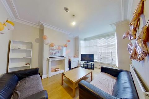 5 bedroom terraced house to rent, Newport Gardens, Burley, LEEDS, West Yorkshire