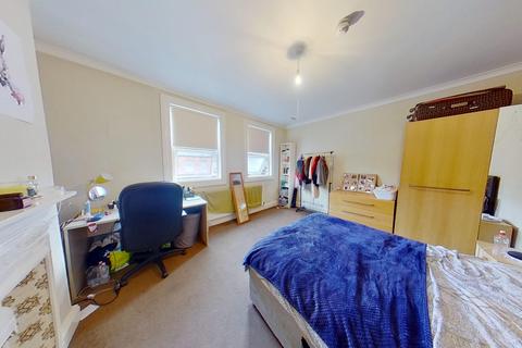 5 bedroom terraced house to rent, Newport Gardens, Burley, LEEDS, West Yorkshire