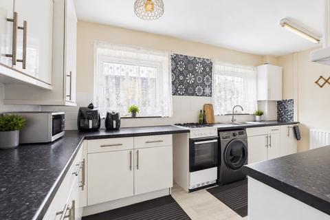 2 bedroom flat to rent, Victoria Row, Canterbury