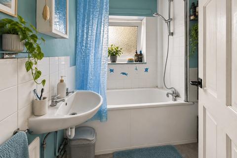 2 bedroom flat to rent, Victoria Row, Canterbury