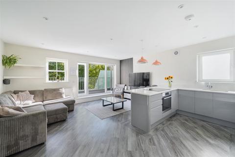 2 bedroom apartment for sale, Fir Tree Road, Banstead