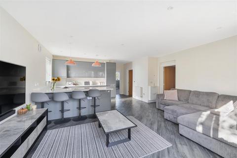 2 bedroom apartment for sale, Fir Tree Road, Banstead