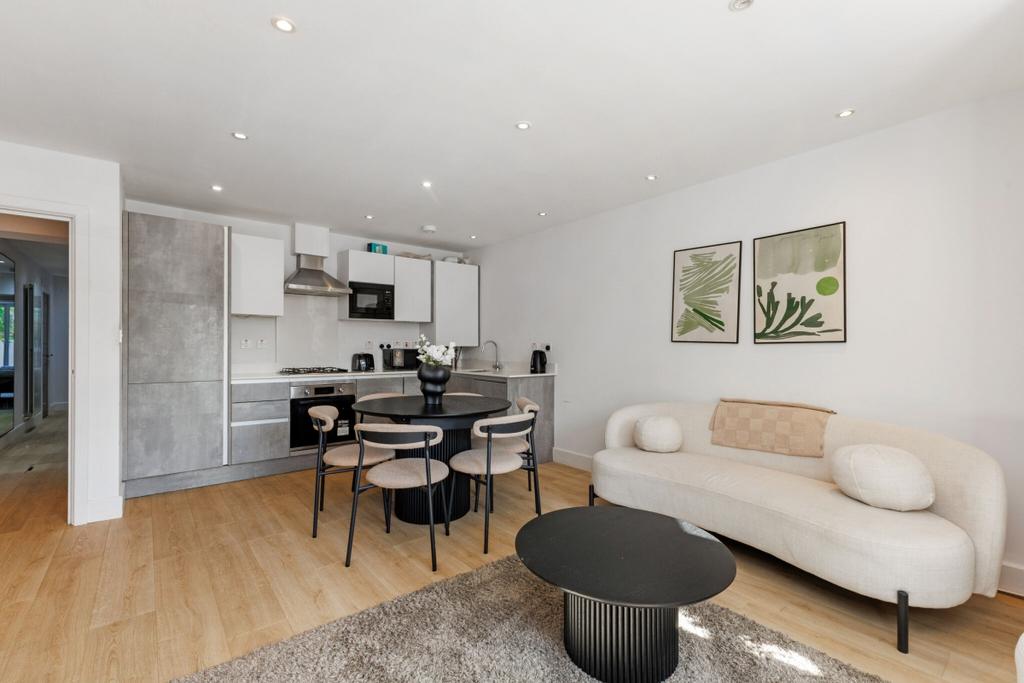Apartment in London - View 3