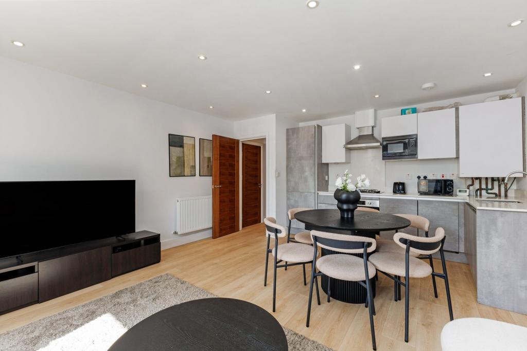 Apartment in London - View 5