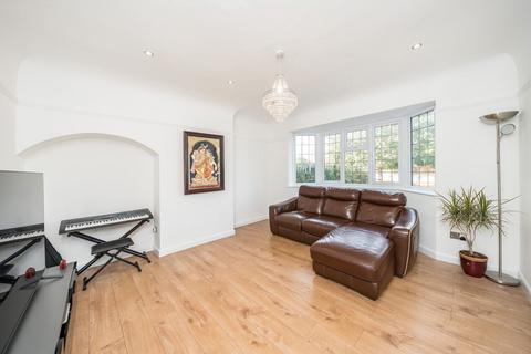 3 bedroom bungalow for sale, Woodlawn Crescent, Whitton TW2