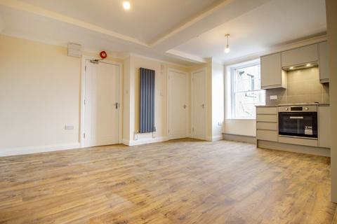 Studio to rent, Bath Road, Swindon SN1