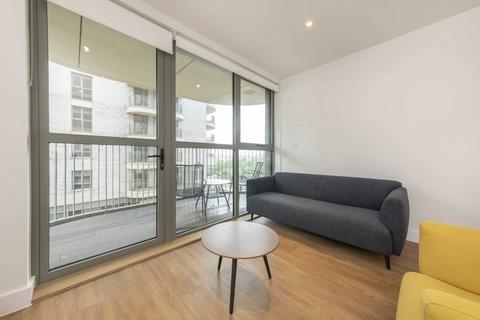 2 bedroom flat to rent, Green Street, London NW10