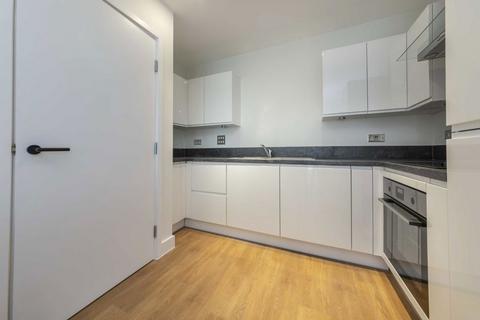 2 bedroom flat to rent, Green Street, London NW10
