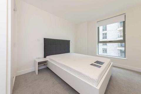 2 bedroom flat to rent, Green Street, London NW10