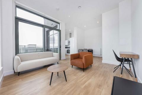 2 bedroom flat to rent, Green Street, London NW10