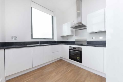 2 bedroom flat to rent, Green Street, London NW10