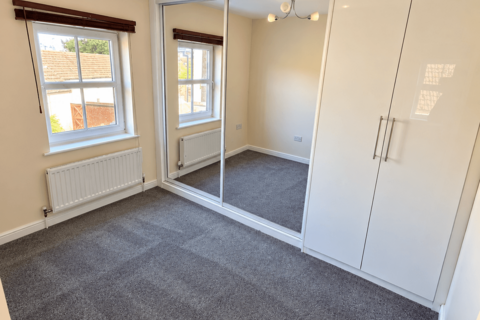 3 bedroom semi-detached bungalow to rent, Olivia Drive, SLOUGH, SL3 7GL