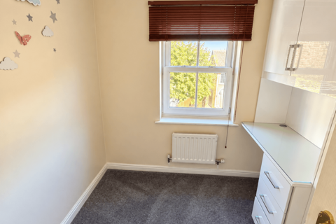 3 bedroom semi-detached bungalow to rent, Olivia Drive, SLOUGH, SL3 7GL
