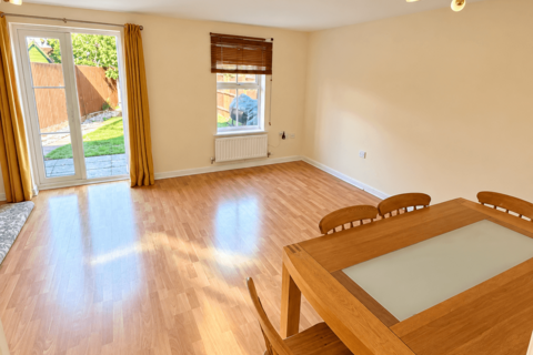 3 bedroom semi-detached bungalow to rent, Olivia Drive, SLOUGH, SL3 7GL