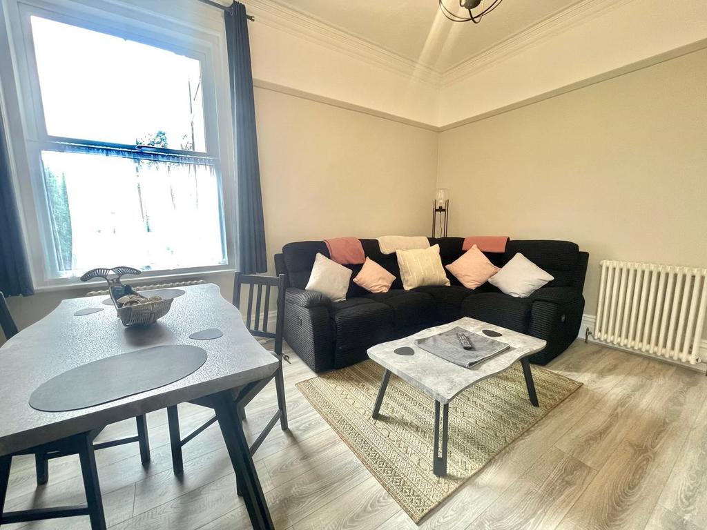 Apartment in Bournemouth - More
