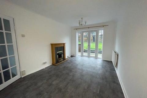3 bedroom detached house to rent, Larchfield Road, Maidenhead SL6