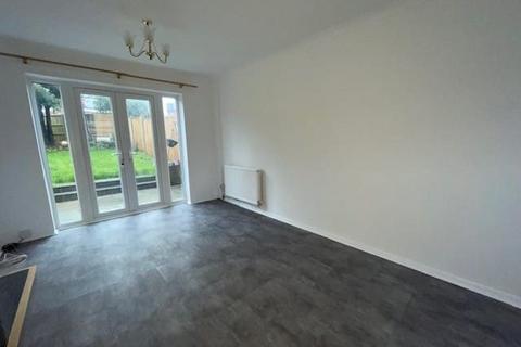 3 bedroom detached house to rent, Larchfield Road, Maidenhead SL6
