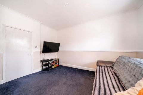 1 bedroom flat for sale, Cricketfield Road, London E5