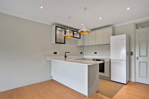 2 bedroom flat for sale, Devonhurst Place, London, W4