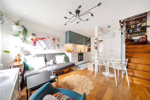 2 bedroom terraced house for sale, Rotherwood Close, Wimbledon, London, SW20
