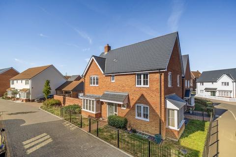 4 bedroom detached house for sale, Smeaton Close, Wouldham, Rochester
