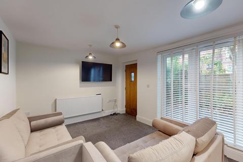 4 bedroom house to rent, 3 Victoria Road, Manchester M14
