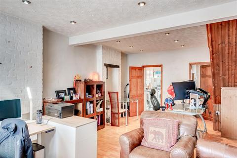 2 bedroom end of terrace house for sale, Wellington Road, Dartford