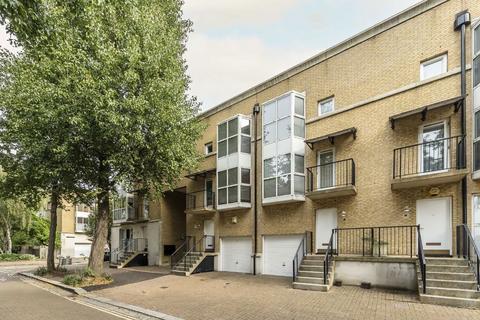 4 bedroom house to rent, Queen Of Denmark Court, London SE16