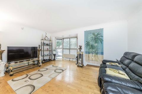 4 bedroom house to rent, Queen Of Denmark Court, London SE16