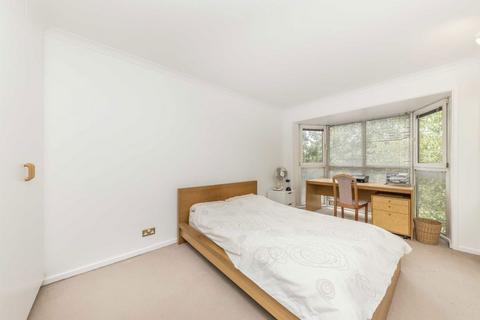 4 bedroom house to rent, Queen Of Denmark Court, London SE16