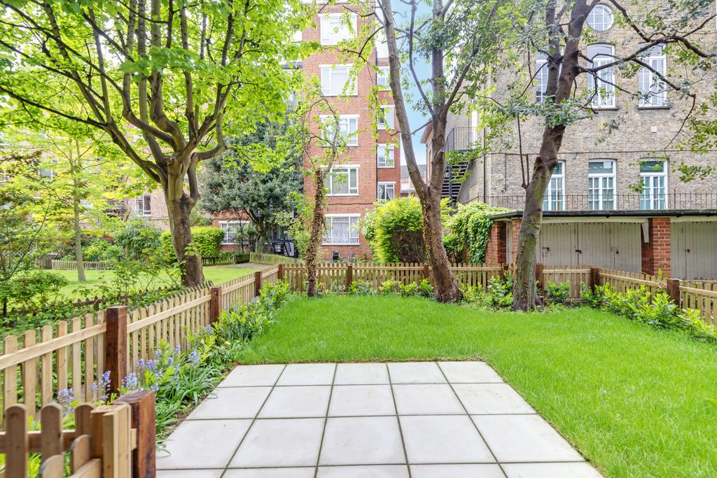Apartment in St John's Wood - View 2