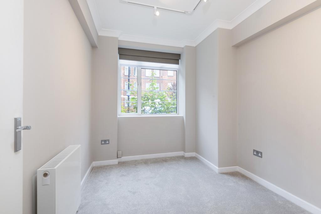 Apartment in St John's Wood - More