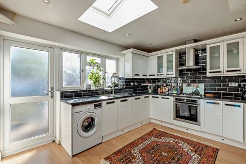 3 bedroom terraced house for sale, Adelaide Road, Ashford TW15