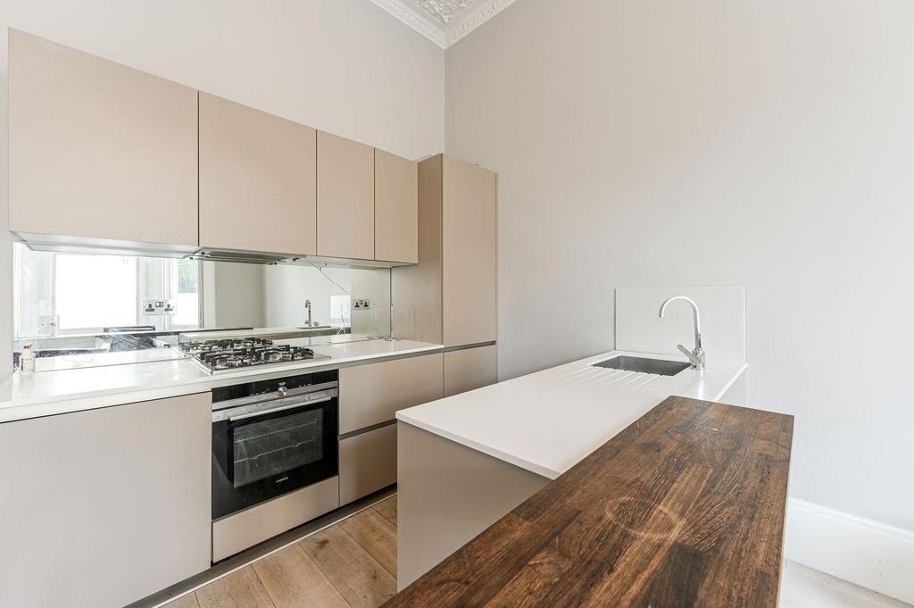 Apartment in London - View 3