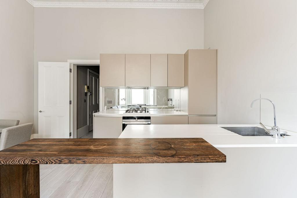Apartment in London - View 4