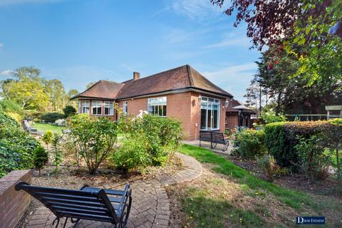 4 bedroom bungalow for sale, Heath Drive, Exhibition Estate, Gidea Park, Romford, RM2