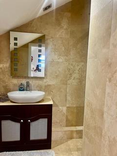 1 bedroom flat to rent, CHIGWELL, IG7