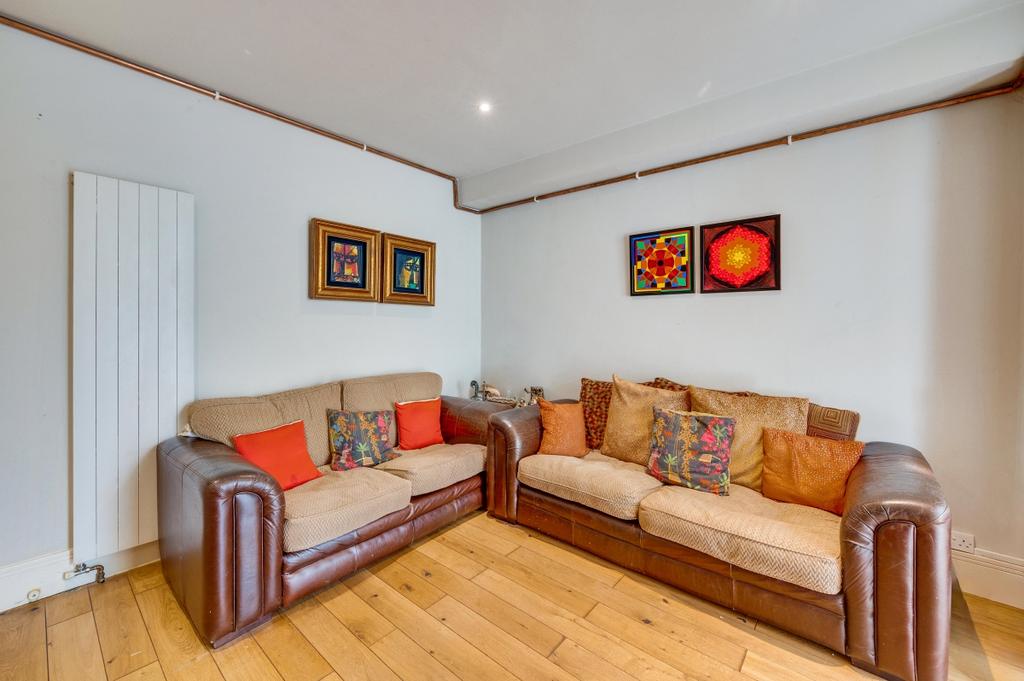 Apartment in London - More