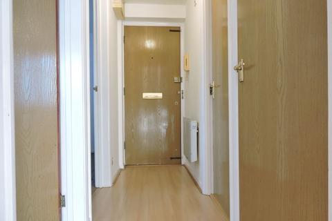 2 bedroom apartment for sale, Friends Avenue, Cheshunt, Waltham Cross, EN8