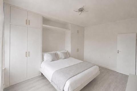 1 bedroom in a house share to rent, Shorndean Street, London SE6