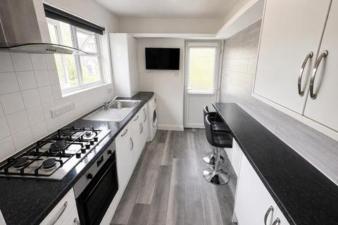 1 bedroom in a house share to rent, Shorndean Street, London SE6