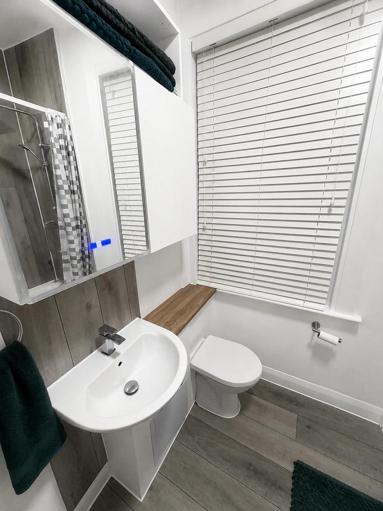 House in London - View 5