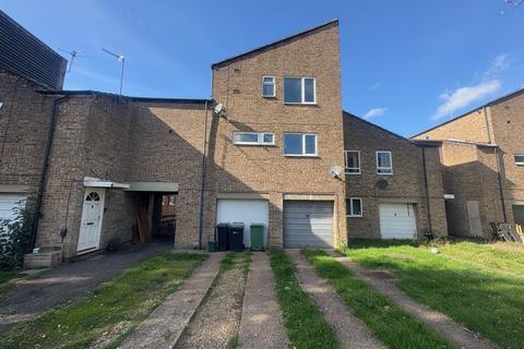 3 bedroom townhouse to rent, Minden Close, Danesholme, Corby, NN18