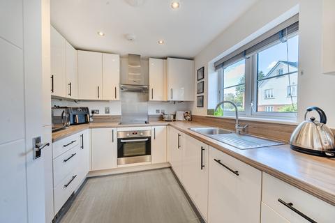 undefined, Weydon Lane, Farnham, GU9