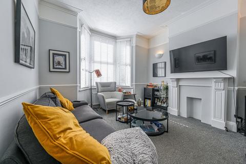 3 bedroom terraced house to rent, Bradgate Road, Catford, London, SE6