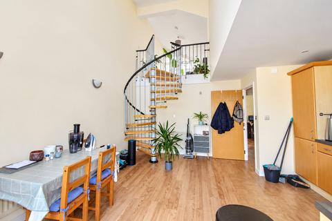 2 bedroom property to rent, Malt House Place, Romford, RM1