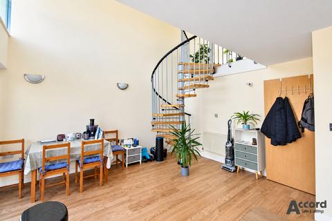 2 bedroom property to rent, Malt House Place, Romford, RM1